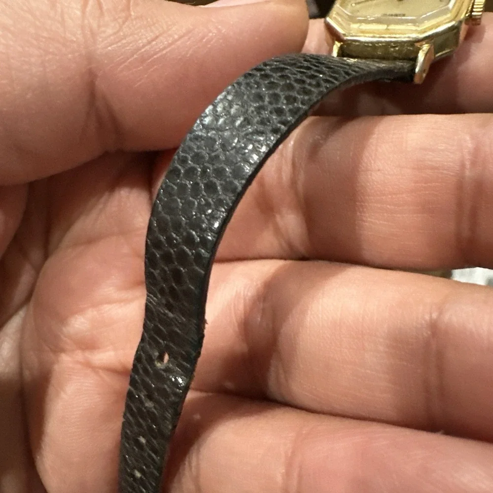 Working Vintage Gold Tone Lorus Ladies Watch Y242-5000 Black‎ Leather Band 20mm
